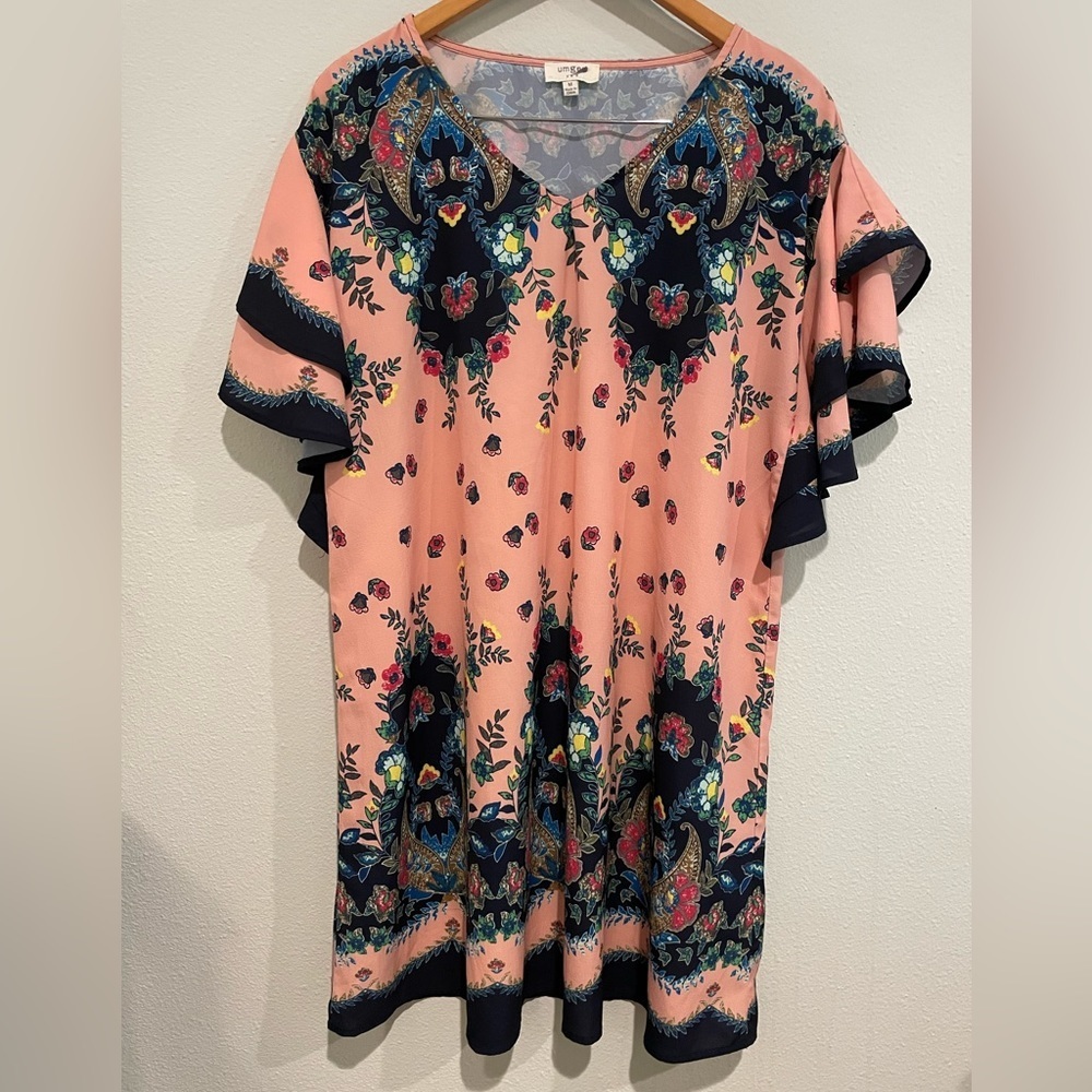 Umgee USA boho sheath V neck dress.  Paisley floral design. Size M